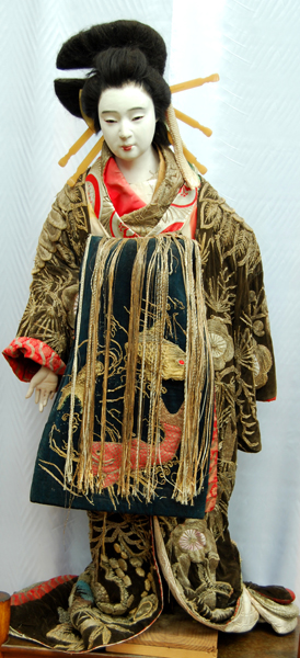 LIFE SIZE MODEL OF A GEISHA, EARLY 20TH - auctions & price archive