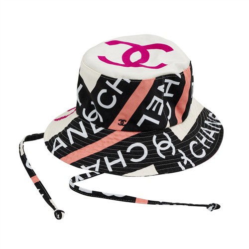 30 · CHANEL, BUCKET HAT