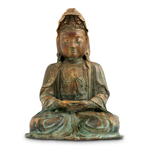 94 · A CHINESE GILT-BRONZE SEATED FIGURE OF GUANYIN, MING DYNASTY (1368 - 1644)