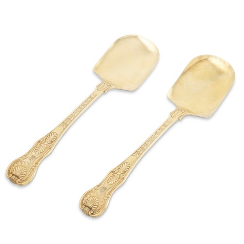 57 · A PAIR OF GEORGE III STERLING SILVER GILT 'DOUBLE SHELL AND LAUREL' PATTERN ICE CREAM SPADES BY PAUL STORR London, 1811