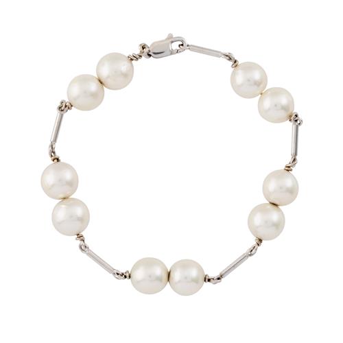 39 · PEARL BRACELET
