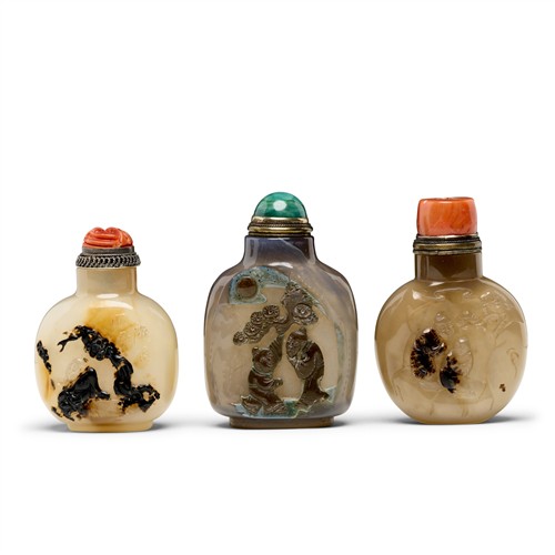 A Group Of Three Chinese Agate Snuff Bottles, Qing Dynasty (1644 - 1911)