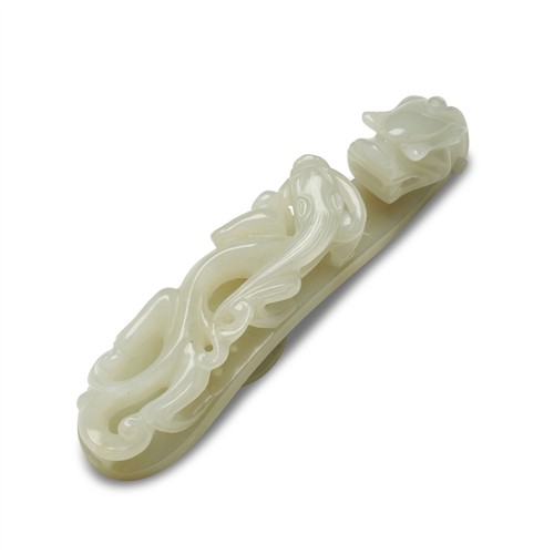 A FINE CHINESE WHITE JADE DRAGON BELT HOOK, QING DYNASTY (1644 - 1911)