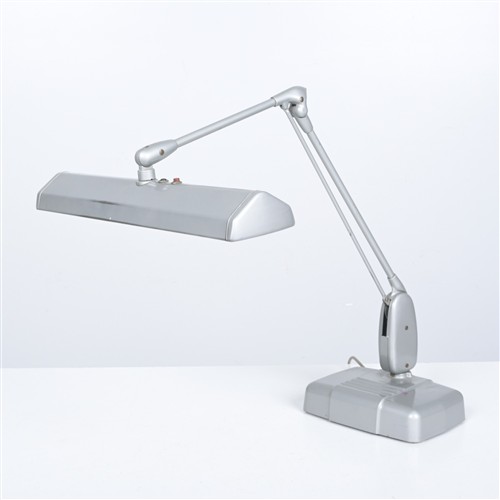 A MID-20TH CENTURY INDUSTRIAL DESK LAMP (70H X 47W CM)