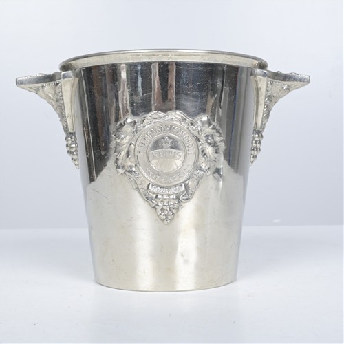 A FRENCH CHAMPAGNE BUCKET (20H X 27DIA CM)