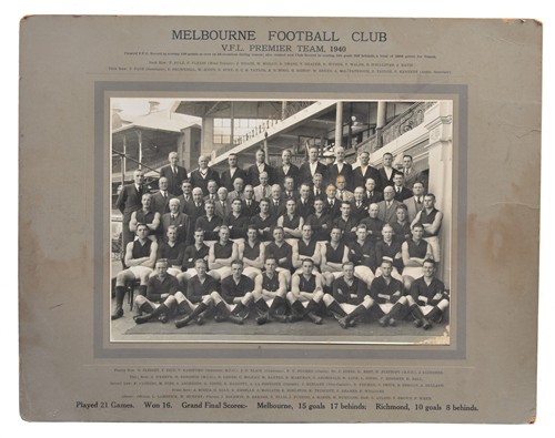 1052 · A 1940 MELBOURNE FOOTBALL CLUB TEAM PHOTOGRAPH