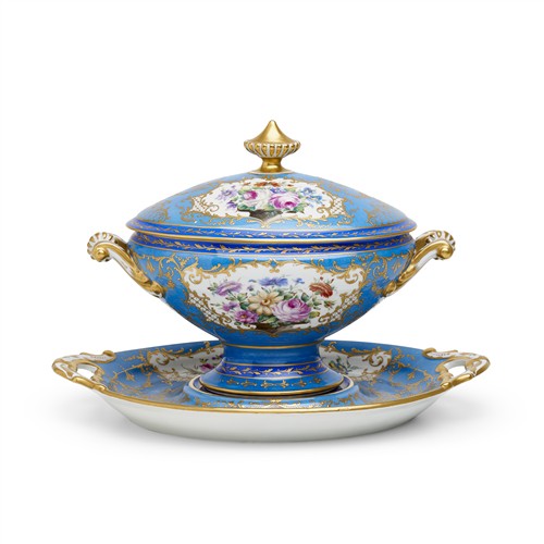20 · A LARGE LIMOGES PORCELAIN TUREEN AND STAND, DECORATED BY CAMILLE LE TALLEC Second half 20th century