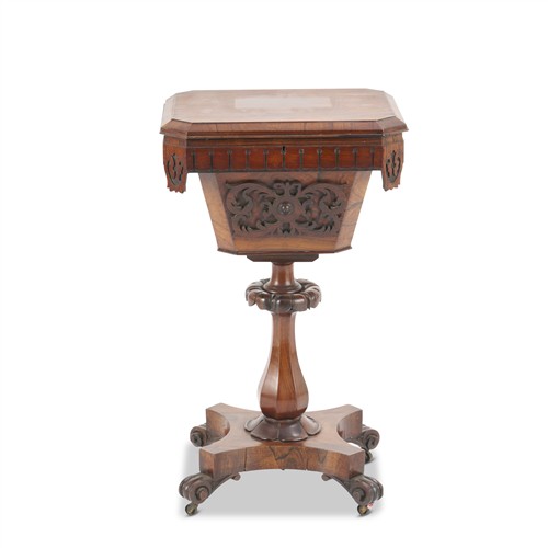 AN EARLY VICTORIAN ROSEWOOD WORK TABLE Circa 1840