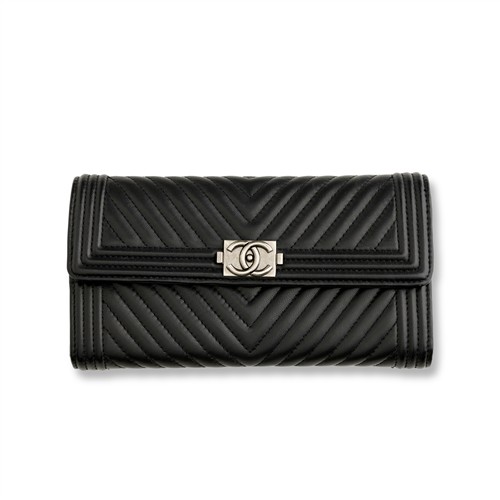 CHANEL, BOY WALLET