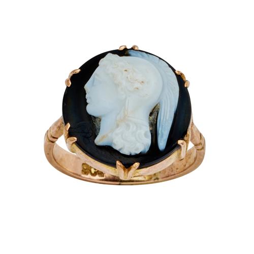 39 · ANTIQUE ONYX RING Property of a Private Sydney Collector