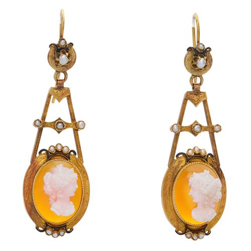 45 · VICTORIAN PAIR OF AGATE AND SEED PEARL EARRINGS Property of a Private Sydney Collector