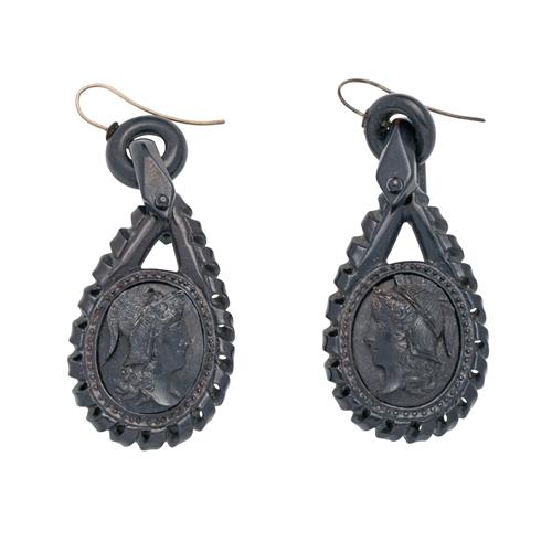 22 · VICTORIAN PAIR OF WHITBY JET EARRINGS Property of a Private Sydney Collector