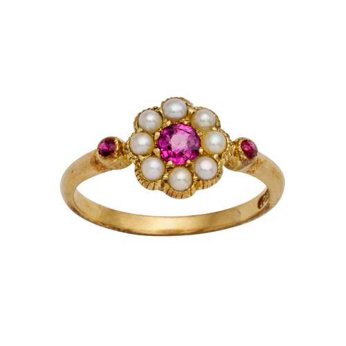 46 · EDWARDIAN PURPLE SAPPHIRE AND SEED PEARL RING Property of a Private Sydney Collector
