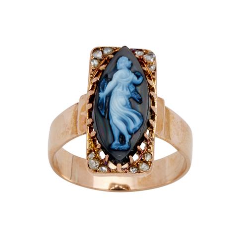 8 · VICTORIAN CAMEO AND DIAMOND RING Property of a Private Sydney Collector