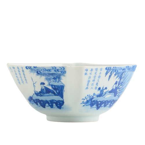 1075 · A CHINESE BLUE AND WHITE SQUARE BOWL, MID-QING DYNASTY, 17TH/18TH CENTURY