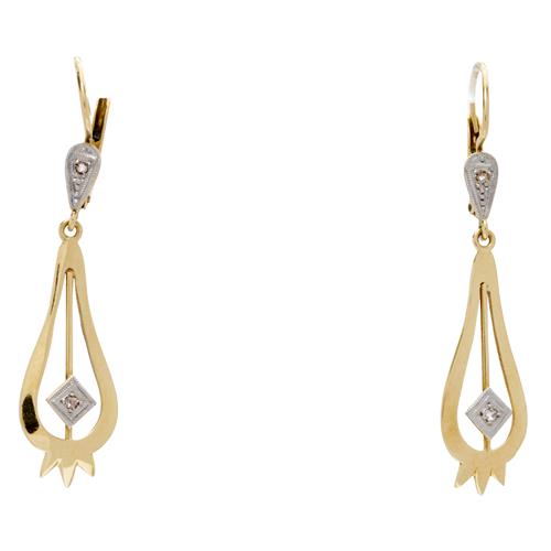 50 · PAIR OF DIAMOND EARRINGS Property of a Private Sydney Collector