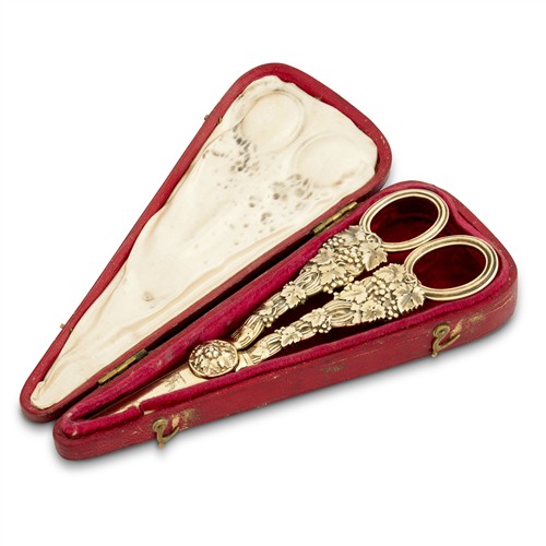 56 · A PAIR OF REGENCY STERLING SILVER GILT GRAPE SCISSORS BY PAUL STORR London, 1820