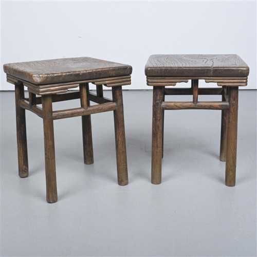 23 · A PAIR OF SMALL CHINESE PROVINCIAL-STYLE SIDE TABLES (50H X 40W X 41D CM)