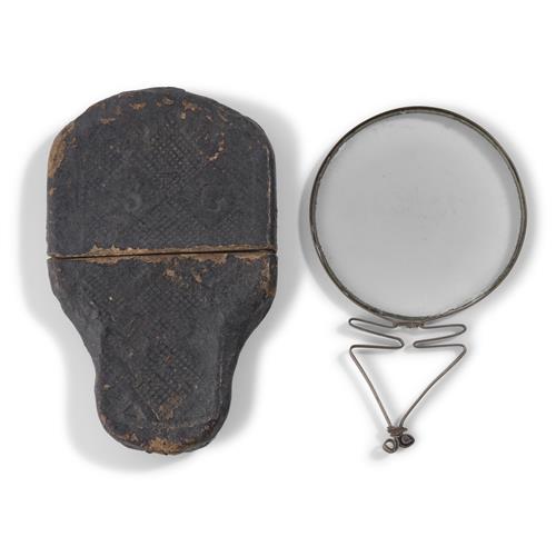 A NUREMBERG-TYPE MAGNIFIER WITH CASE