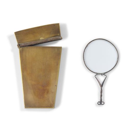 6 · A NUREMBERG-TYPE MAGNIFIER WITH CASE