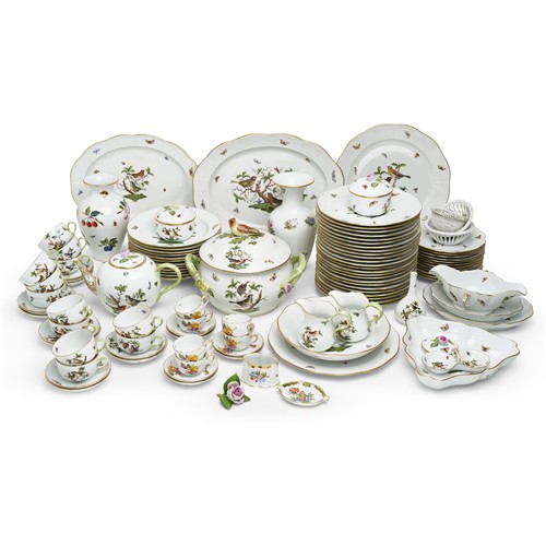 A HEREND PORCELAIN 'ROTHSCHILD BIRD' PATTERN DINNER SERVICE