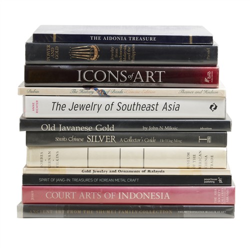 1021 · 12 REFERENCE BOOKS ON ASIAN GOLD, SILVER AND JEWELLERY