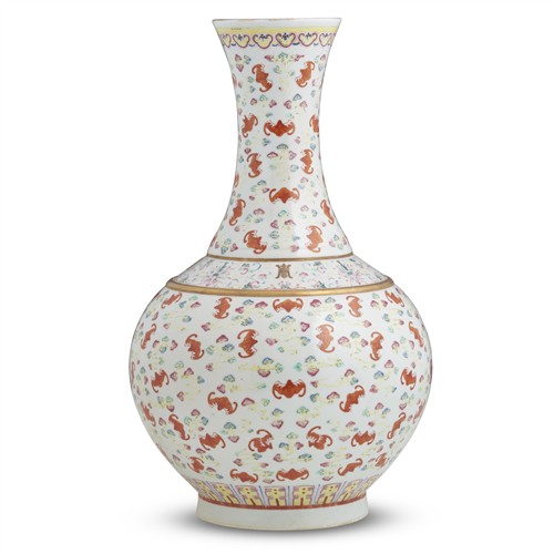16 · A CHINESE FAMILLE-ROSE 'HUNDRED BATS' VASE, GUANGXU SIX-CHARACTER MARK IN IRON RED AND OF THE PERIOD (1875-1908)