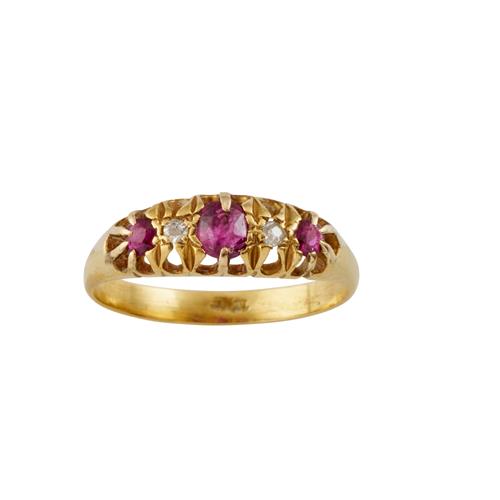 91 · RUBY AND DIAMOND RING, CIRCA 1910