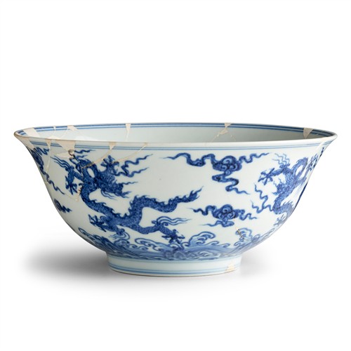 18 · AN IMPORTANT AND RARE IMPERIAL CHINESE BLUE AND WHITE DRAGON BOWL, XUANDE SIX-CHARACTER UNDERGLAZE BLUE MARK AND OF THE PERIOD (1339...