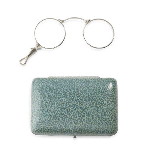 36 · AN 18CT WHITE GOLD LORGNETTE