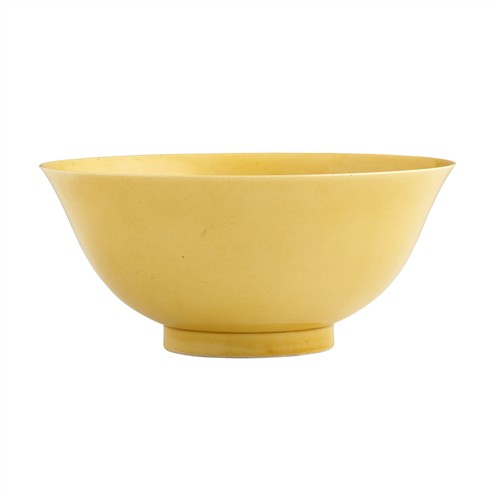 82 · A LARGE CHINESE YELLOW GLAZED BOWL, DAOGUANG MARK, QING DYNASTY (1644 - 1911)