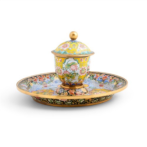 42 · A CHINESE PAINTED ENAMEL FLORAL CUP WITH COVER AND SAUCER, QIANLONG MARK, QING DYNASTY (1644 - 1911)