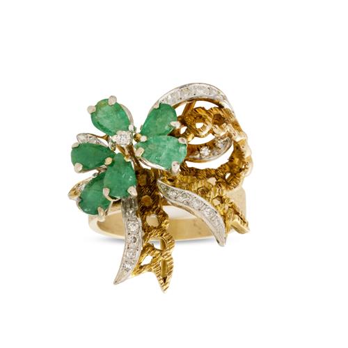 98 · 14CT TWO-TONE GOLD, EMERALD, JADE AND DIAMOND RING