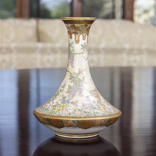 44 · A SATSUMA VASE BY KINKOZAN