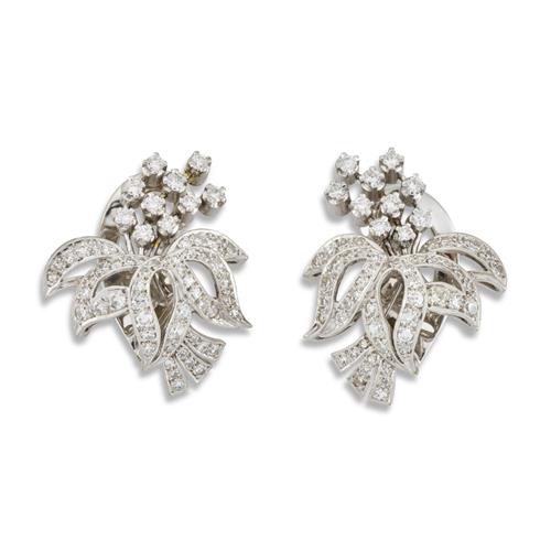 280 · PAIR OF DIAMOND CLIPS