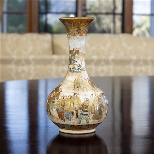 81 · A SATSUMA 'SIEGE OF OSAKA' VASE