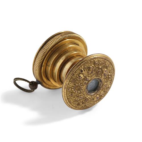 82 · A FRENCH MINIATURE BRASS SPY GLASS