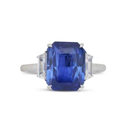 SAPPHIRE AND DIAMOND RING