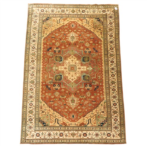 30 · A PALATIAL & DENSELY HAND-KNOTTED SERAPI HERIZ RUG (543L X 350W CM)