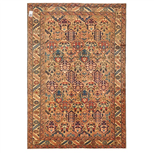 33 · A GARDEN DESIGN PERSIAN BAKHTIAR (295L X 198W CM)