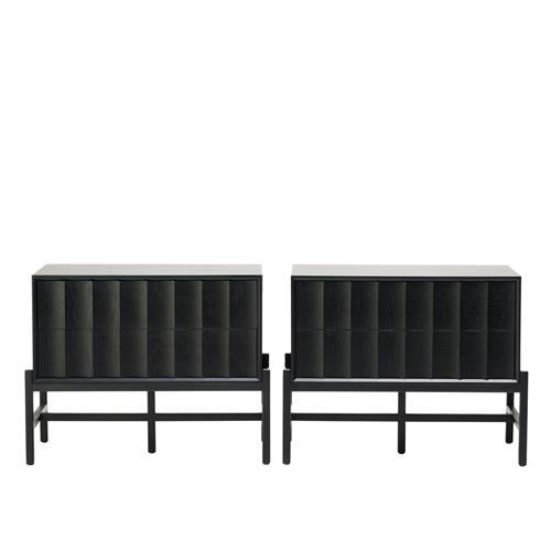 25 · PAIR OF 'CONTOUR' BEDSIDES BY ZUSTER