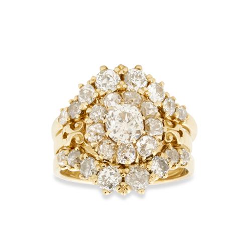 52 · 18CT YELLOW GOLD AND DIAMOND RING SUITE