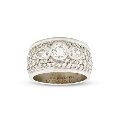 66 · ANTON, 18CT WHITE GOLD AND DIAMOND RING