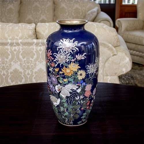 70 · AN IMPRESSIVE JAPANESE CLOISONNE VASE LIKELY BY THE ANDO WORKSHOP