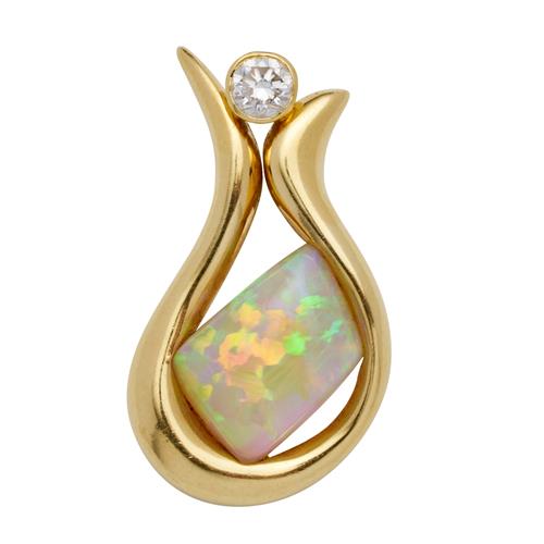 61 · OPAL AND DIAMOND PENDANT