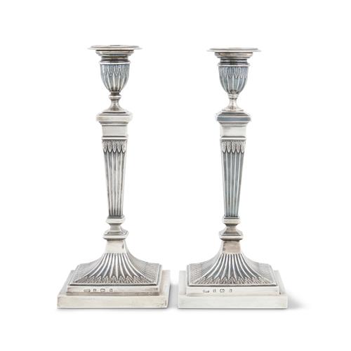 89 · A PAIR OF VICTORIAN STERLING SILVER CANDLESTICKS Elkington & Co. Ltd, Birmingham, 1901