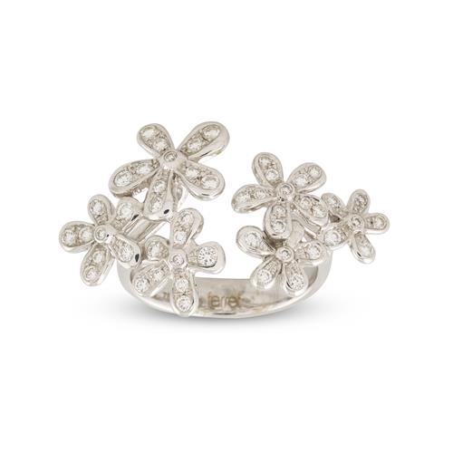 28 · VAN CLEEF & ARPELS.,18CT WHITE GOLD AND DIAMOND FLEURETTE RING