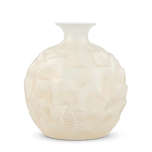 16 · A RENÉ LALIQUE 'ORMEAUX' VASE The model created 1926 (discontinued 1947)