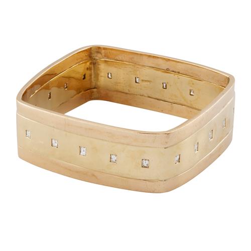 8 · GOLD AND DIAMOND BANGLE