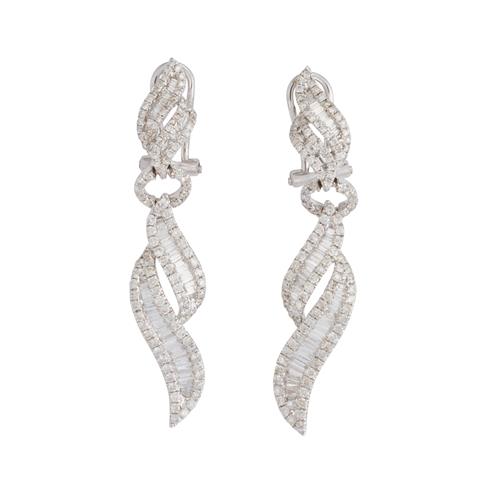 70 · PAIR OF DIAMOND DROP EARRINGS